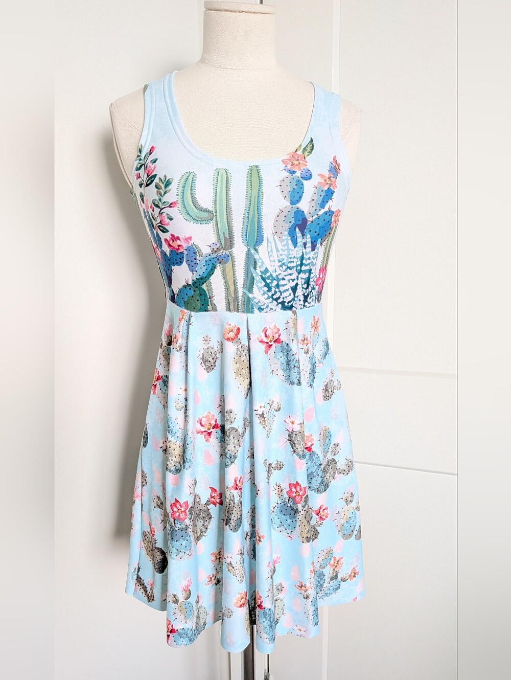 Women's Cactus Flower Skater Sleeveless Fit and Flare Reversible Dress Small